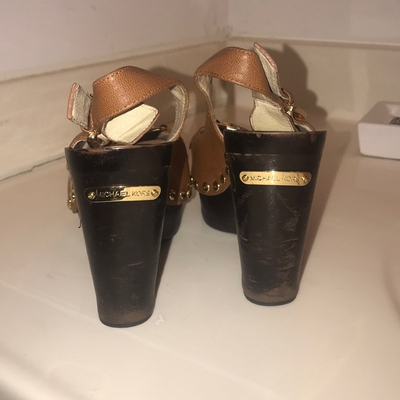 micheal kors signature heels - Picture 3 of 4